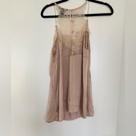 🛍️H&M LACE CAMISOLE - Picture 2 of 3